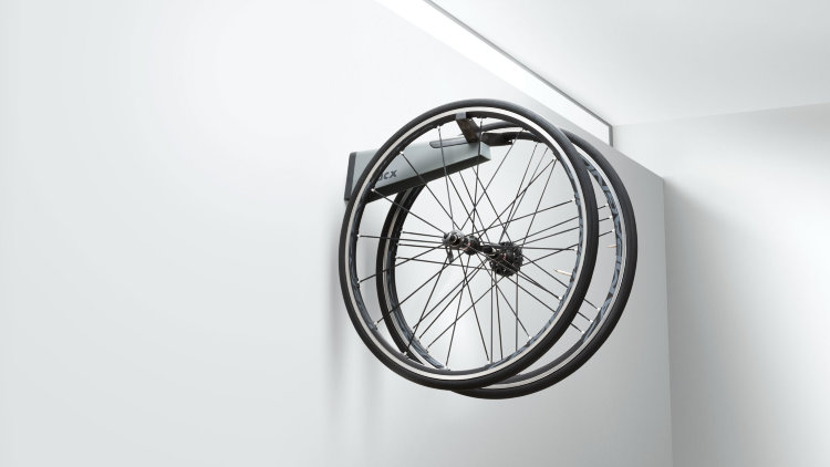 Крепежная система Tacx для подвешивания велосипедных колес на стену